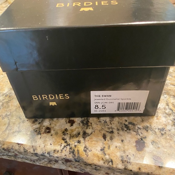 Birdies the Swan Flats - Picture 2 of 8